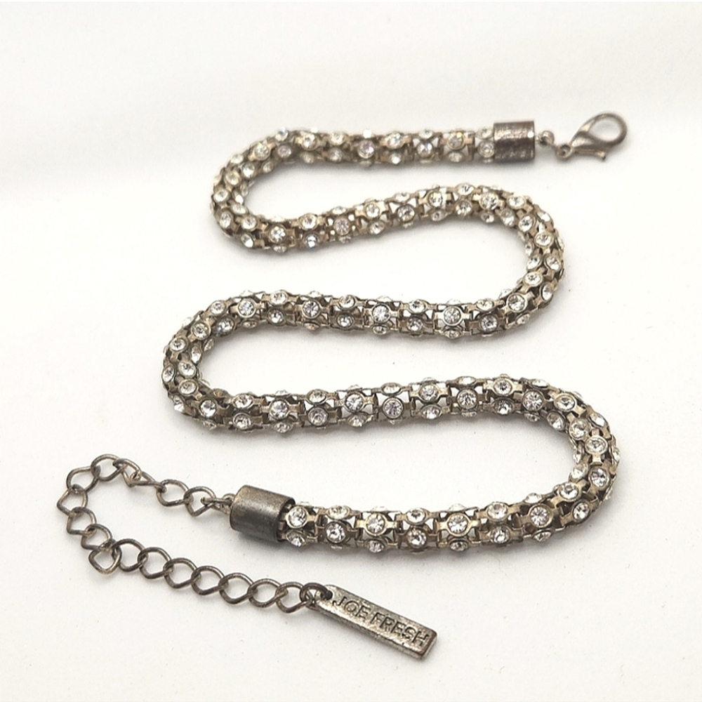 JOE FRESH WOMENS SILVER NECKLACE WITH DIAMONDS